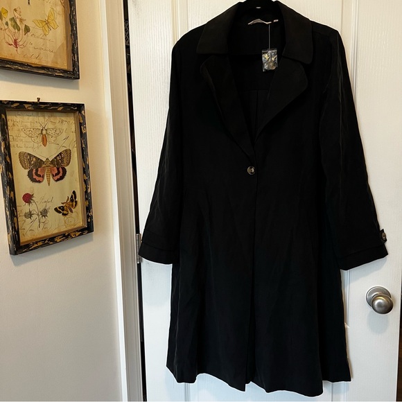 Soft Surroundings Black Pleated Back Trench Coat Size Medium - Picture 3 of 12